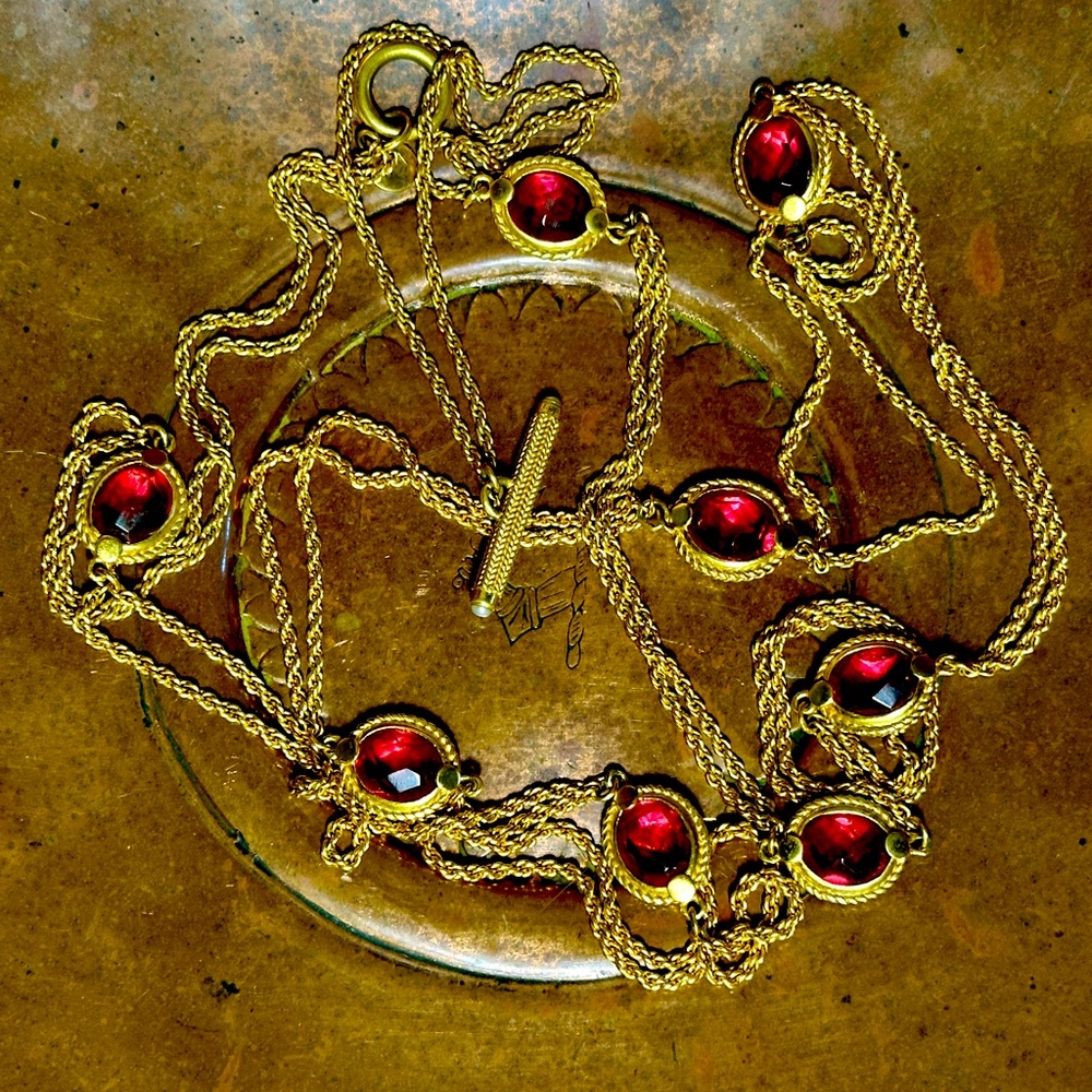 Gorgeous Julie Vos long station necklace with red stones